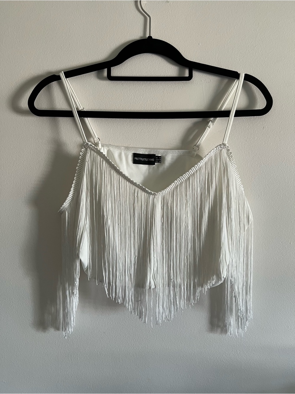 24) PrettyLittleThing White Fringe Detail Crop Cami Size 10